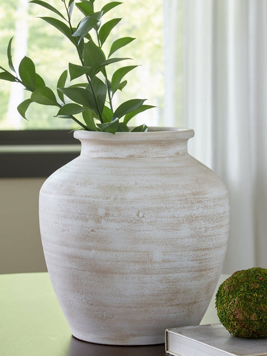 Meadie Vase - Grand Central Home Furnishings