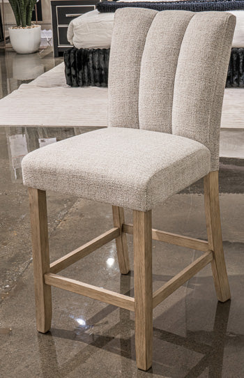 Larawyn Counter Height Barstool - Grand Central Home Furnishings